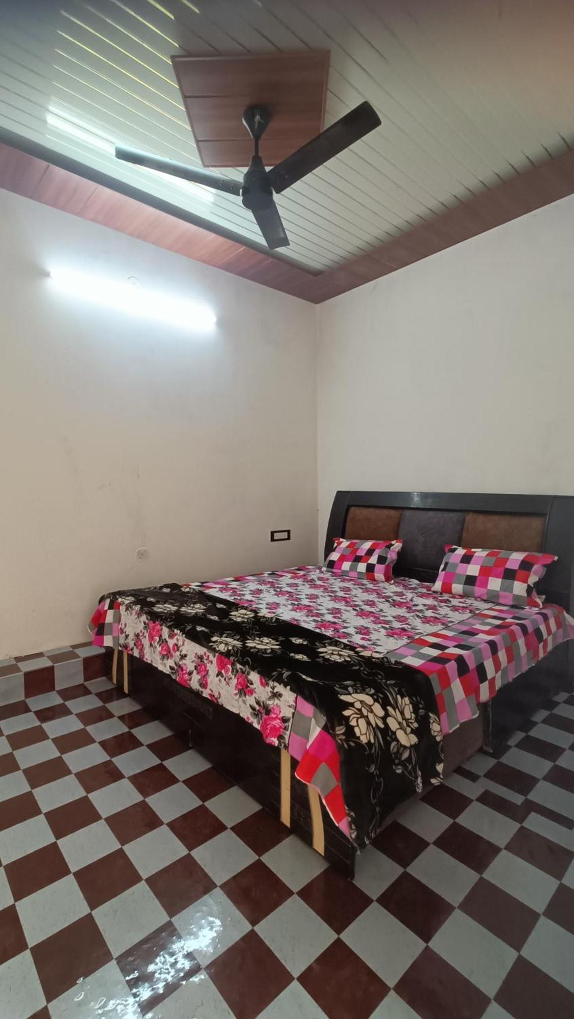 Keshav Narayan Home Stay Matura Exterior foto